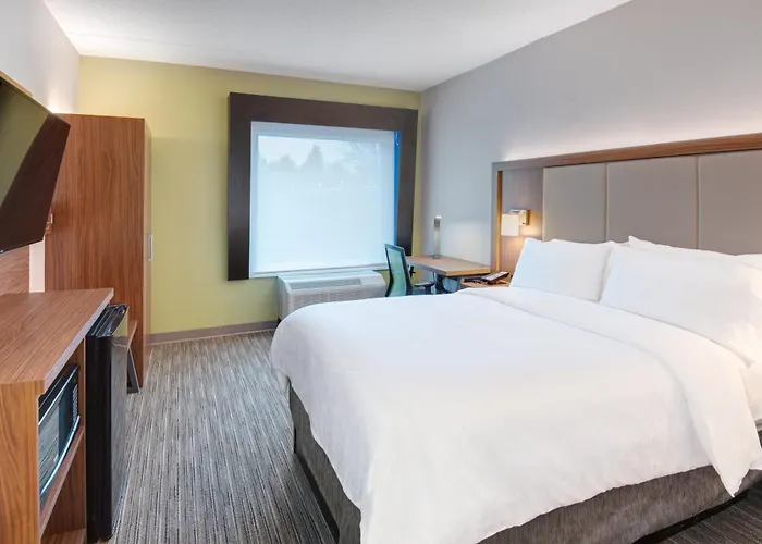 Holiday Inn Express & Suites West Long Branch - Eatontown By Ihg